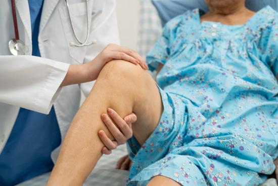 Knee Replacement Before 40: Brave Choice or Big Risk?